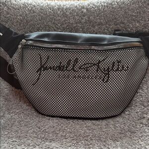 NWOT Kendall & Kylie Black and Silver Sporty Adjustable Belt Bag Fanny Pack